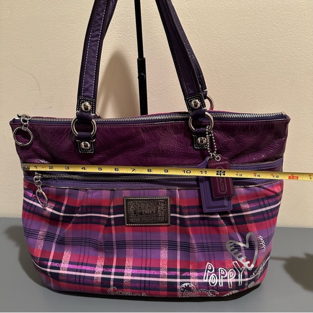 Coach Poppy Tartan Plaid Glam Tote Purple
Y2K 2010 Style 15886 - Picture 15 of 16